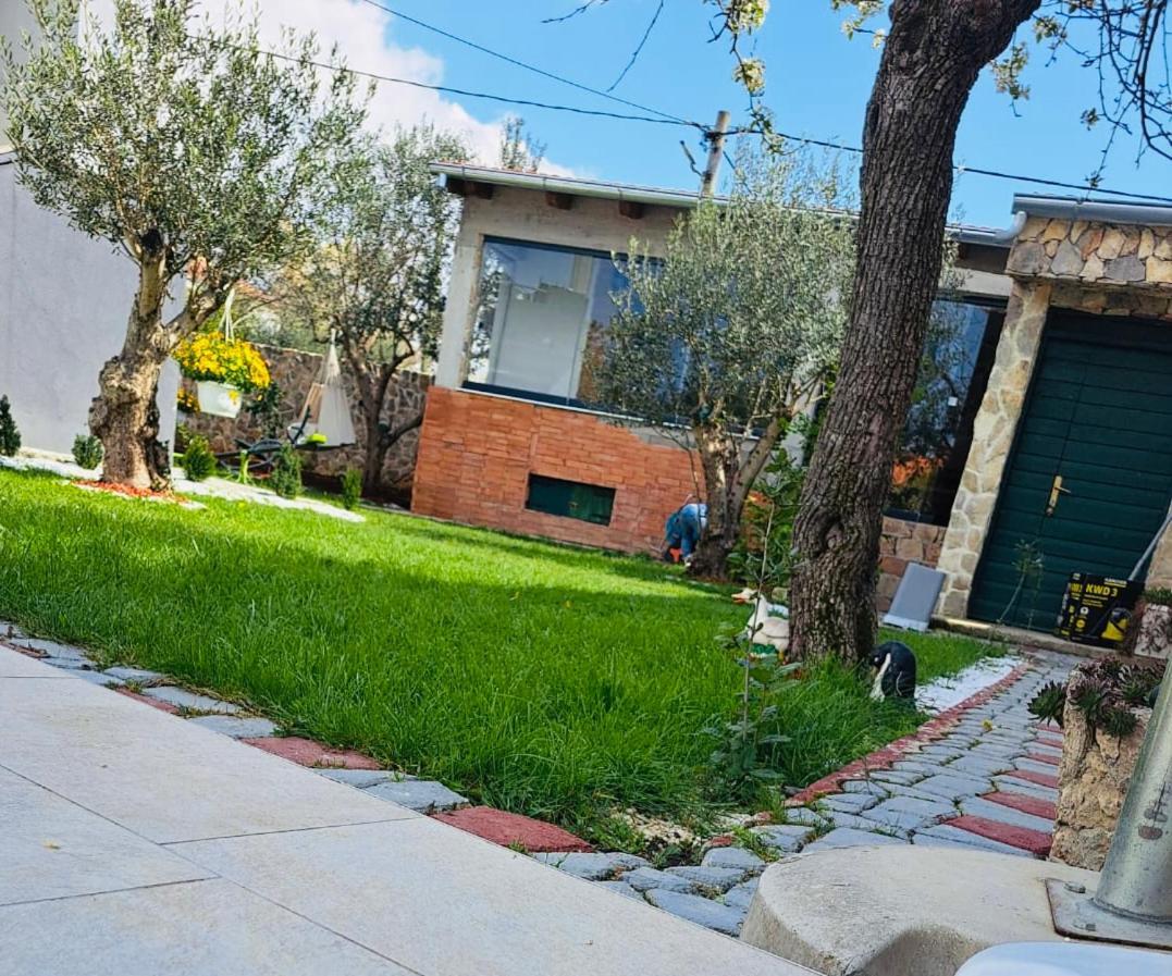 Iva Apartman Sa Bazenom Donji Zemunik 外观 照片