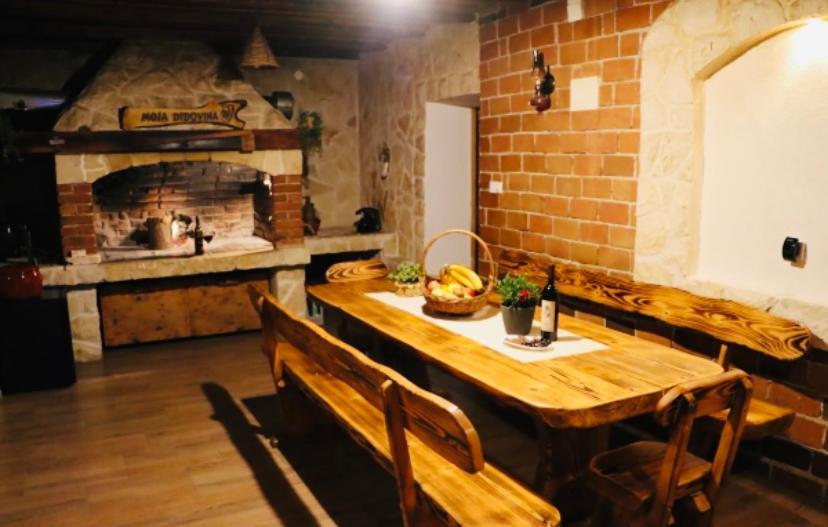 Iva Apartman Sa Bazenom Donji Zemunik 外观 照片